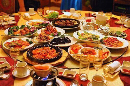 TUYỂN NHÂN VIÊN PHỤC VỤ - QUẢN LÝ  NHÀ HÀNG HẢI SẢN - TIẾNG TRUNG 